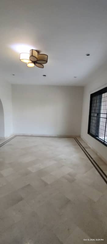 1 Kanal 7 Beds House For Silent Office and Family