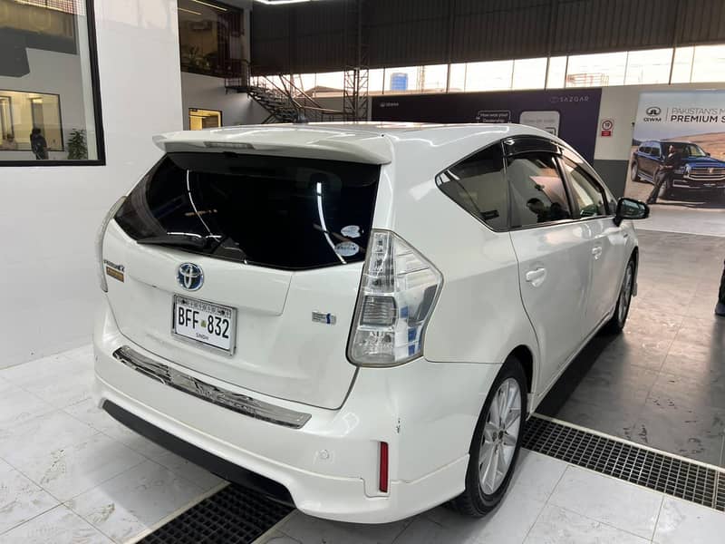 Toyota Prius Alpha 2012 - Cars - 1120405675