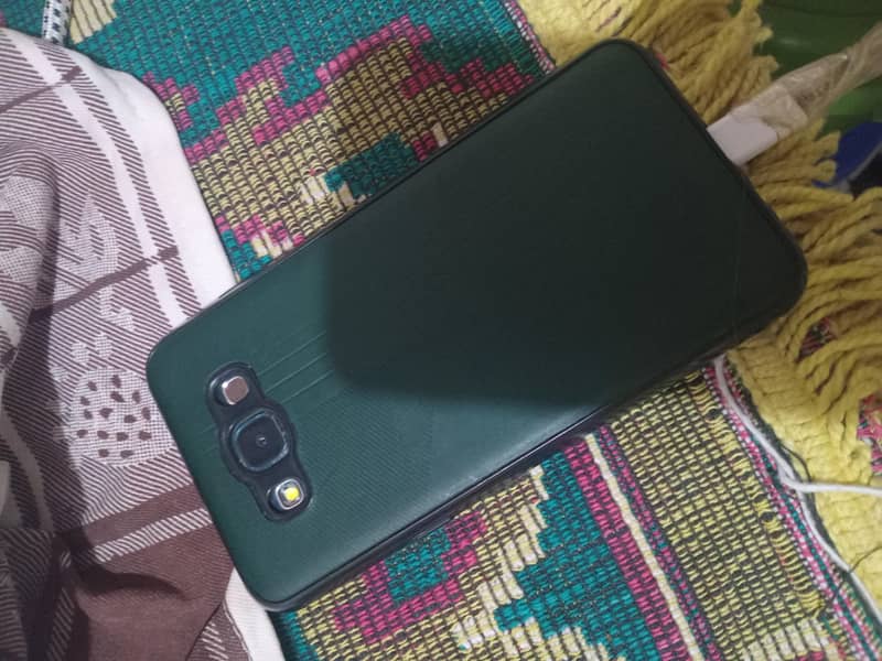 Samsung Mobile E7 1