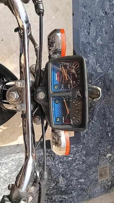 Honda CG 125 2025 Model Black – 12,000 KM Used – Excellent Deal