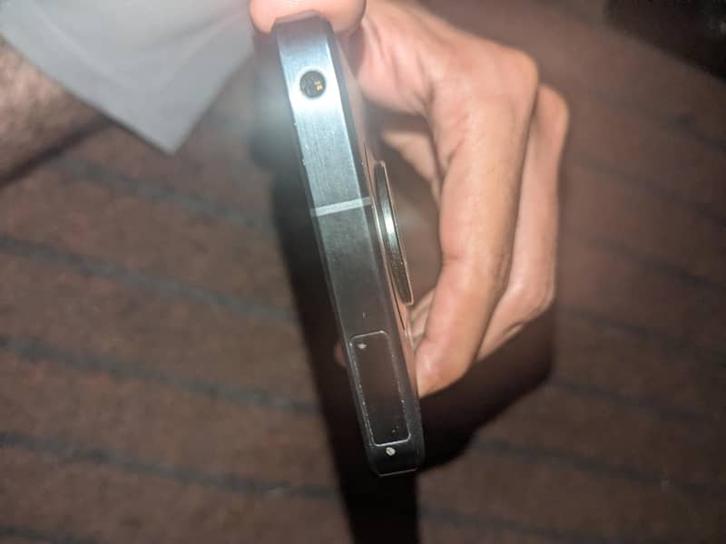 Sharp Aquos r7 3