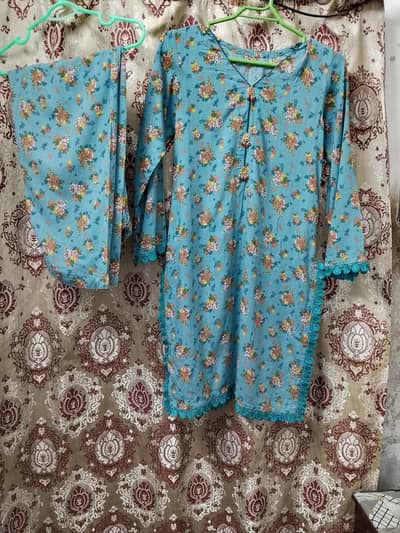 Women shalwar kameez medium size