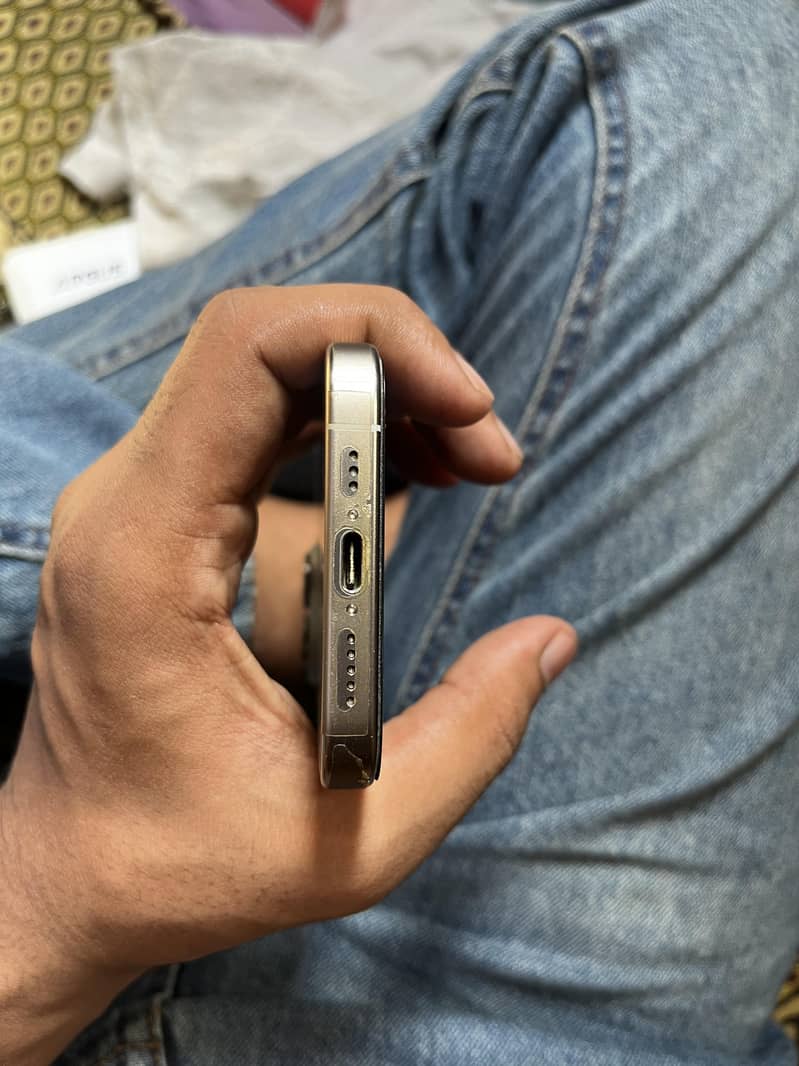 Apple Iphone 15 Pro 5