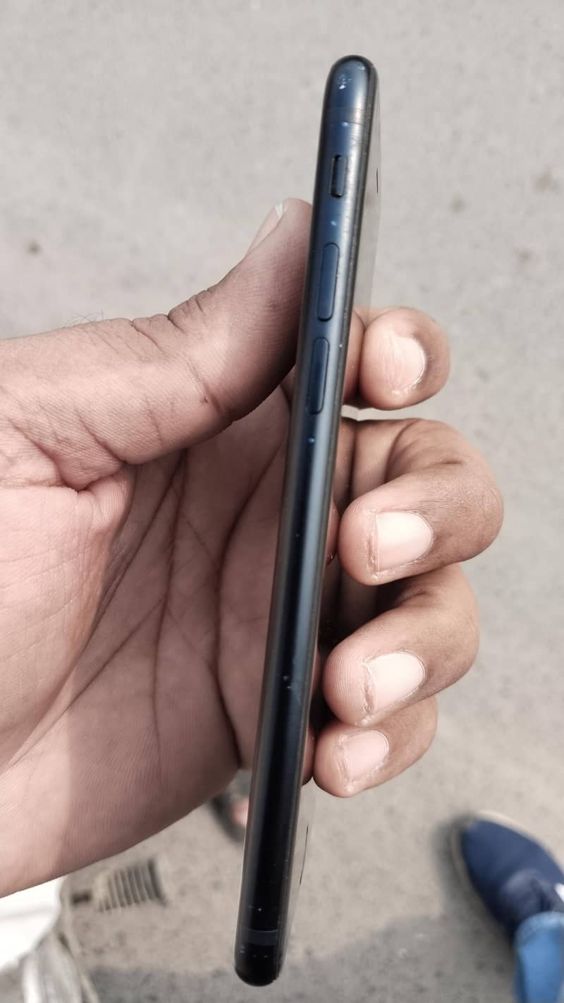 Apple iPhone SE 8