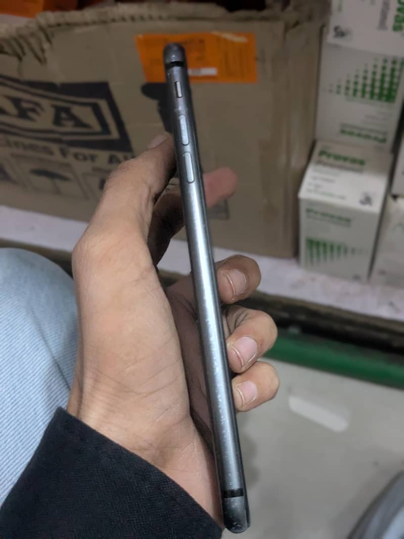 Apple iPhone 8 Plus 2