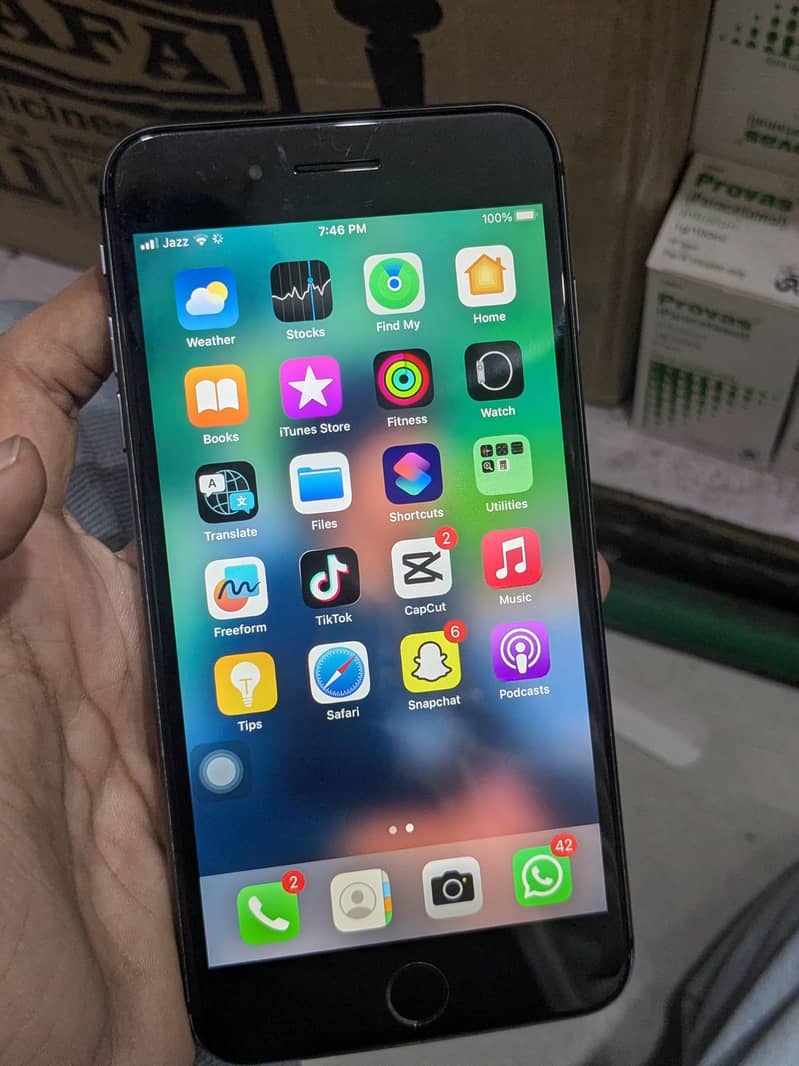 Apple iPhone 8 Plus 3