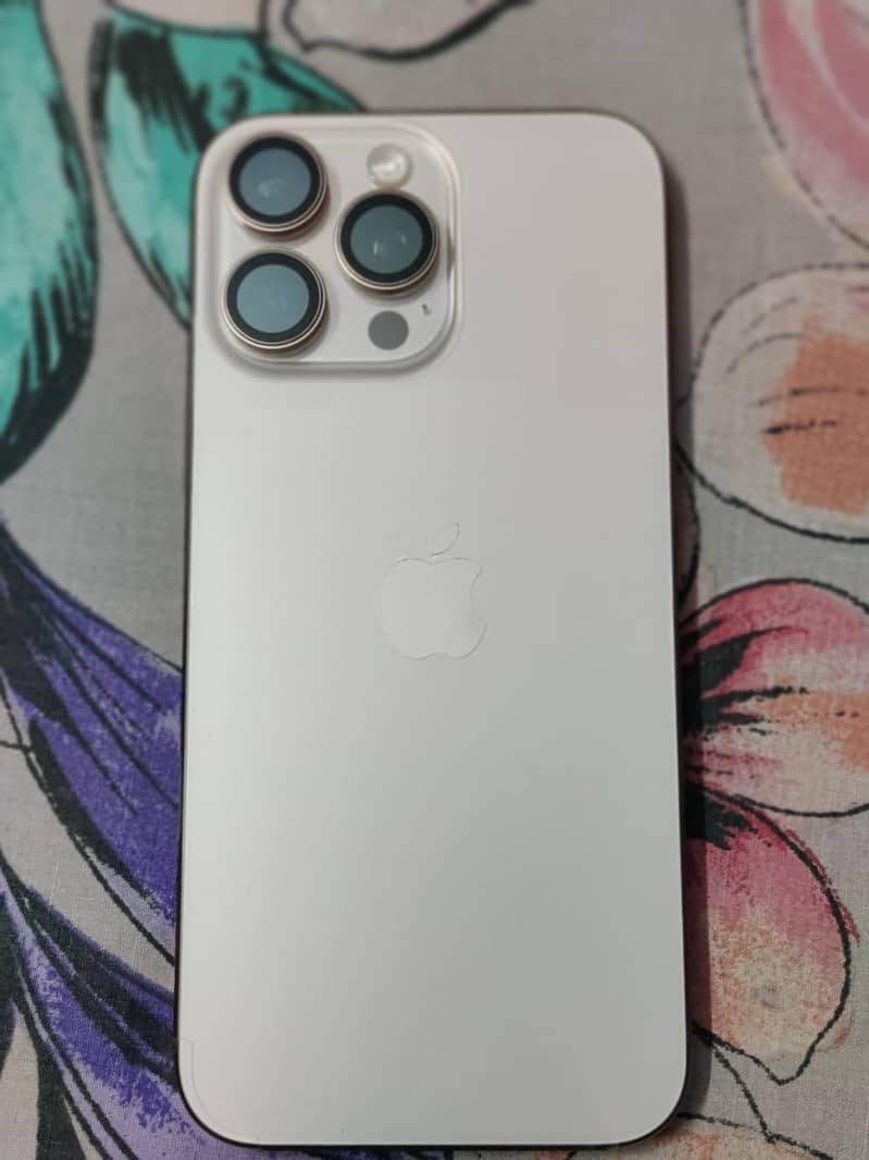 Apple iPhone 16 Pro Max 0
