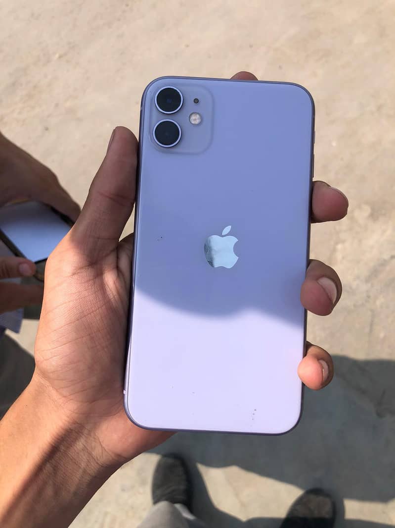 Apple iPhone 11 4
