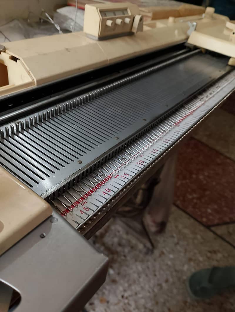 Knitting Machine 4