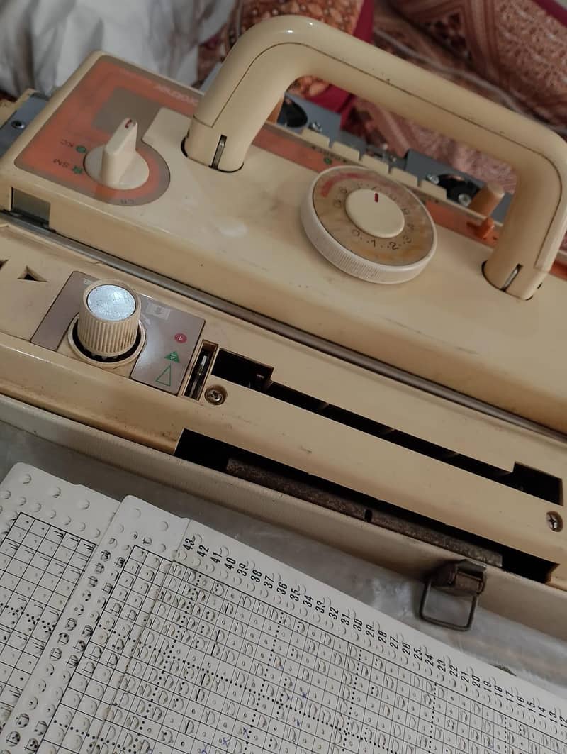 Knitting Machine 5