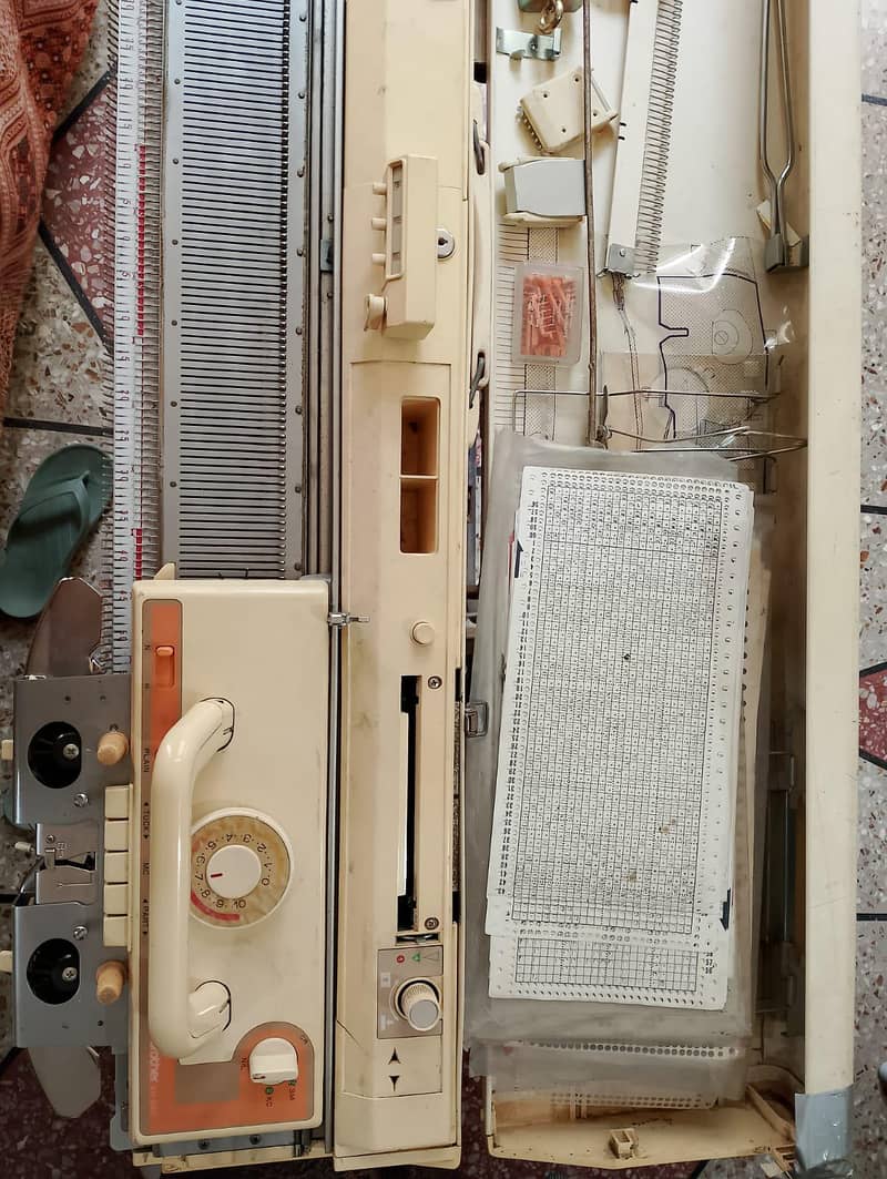 Knitting Machine 7