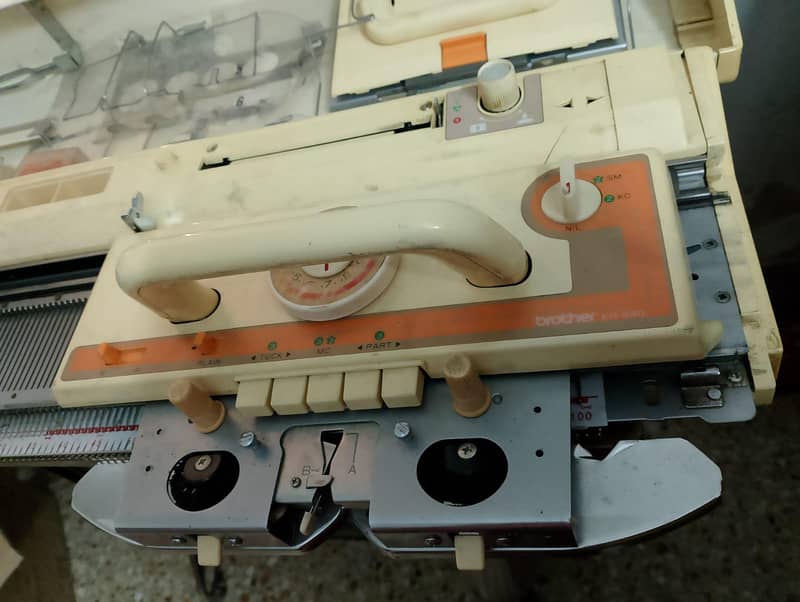 Knitting Machine 14