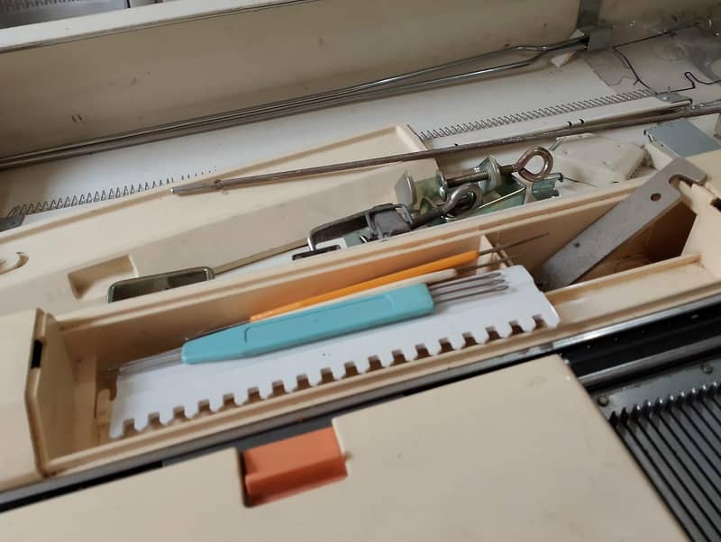 Knitting Machine 15