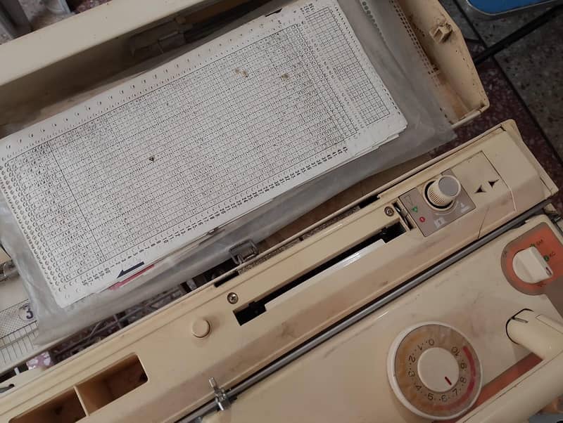 Knitting Machine 18