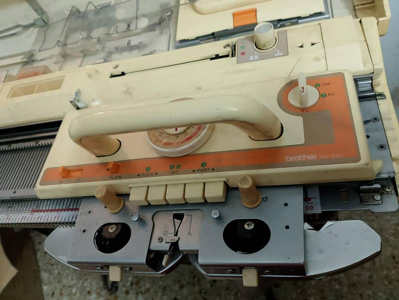 Knitting Machine 19
