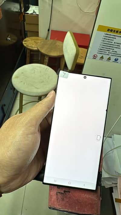 Samsung, iPhone dotted original screen available