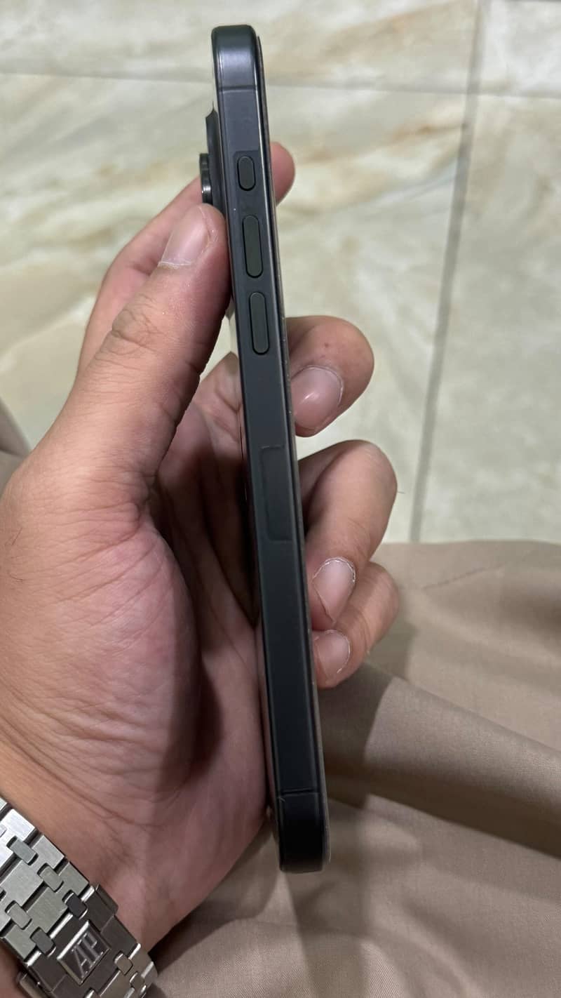 Apple iPhone 15 Pro Max 2