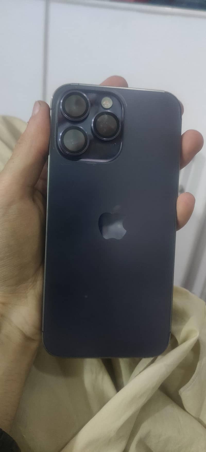 Apple iPhone 14 Pro Max 1