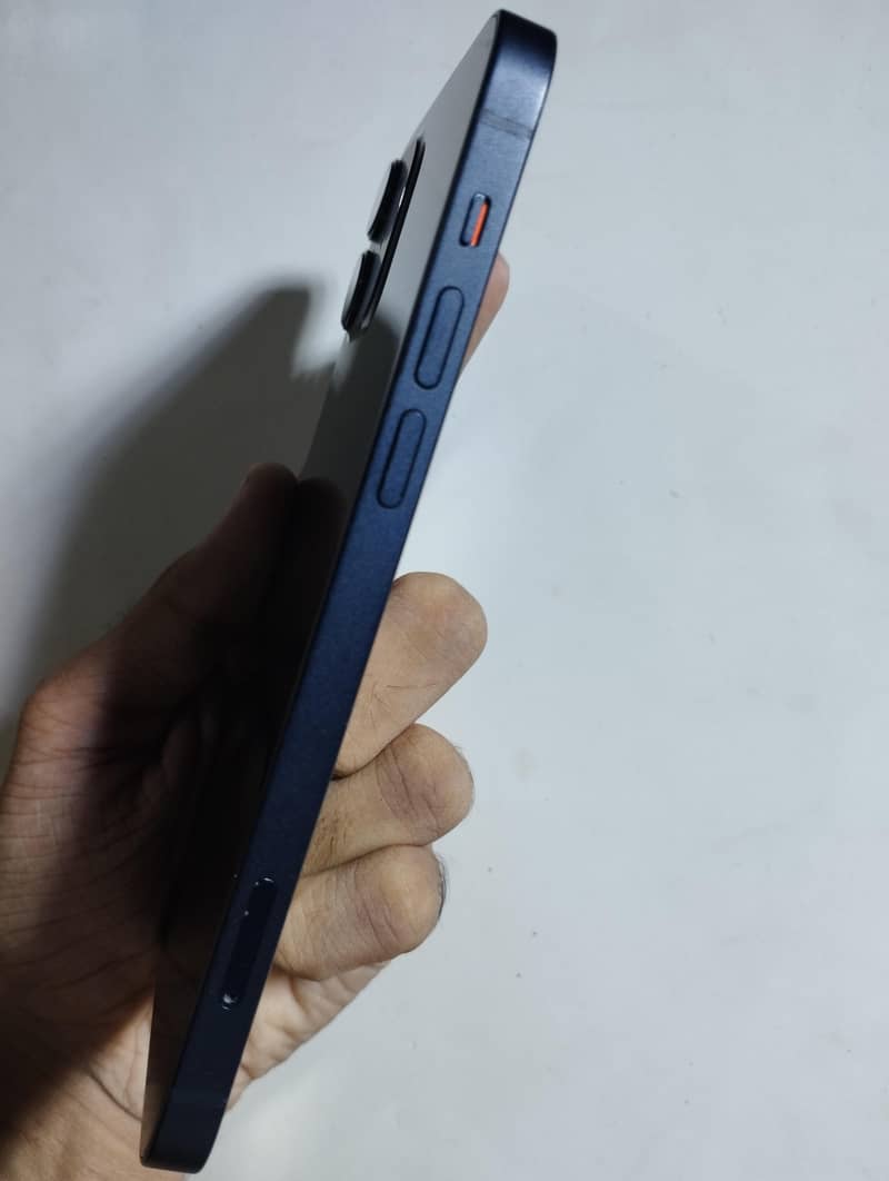 Apple iPhone 12 1