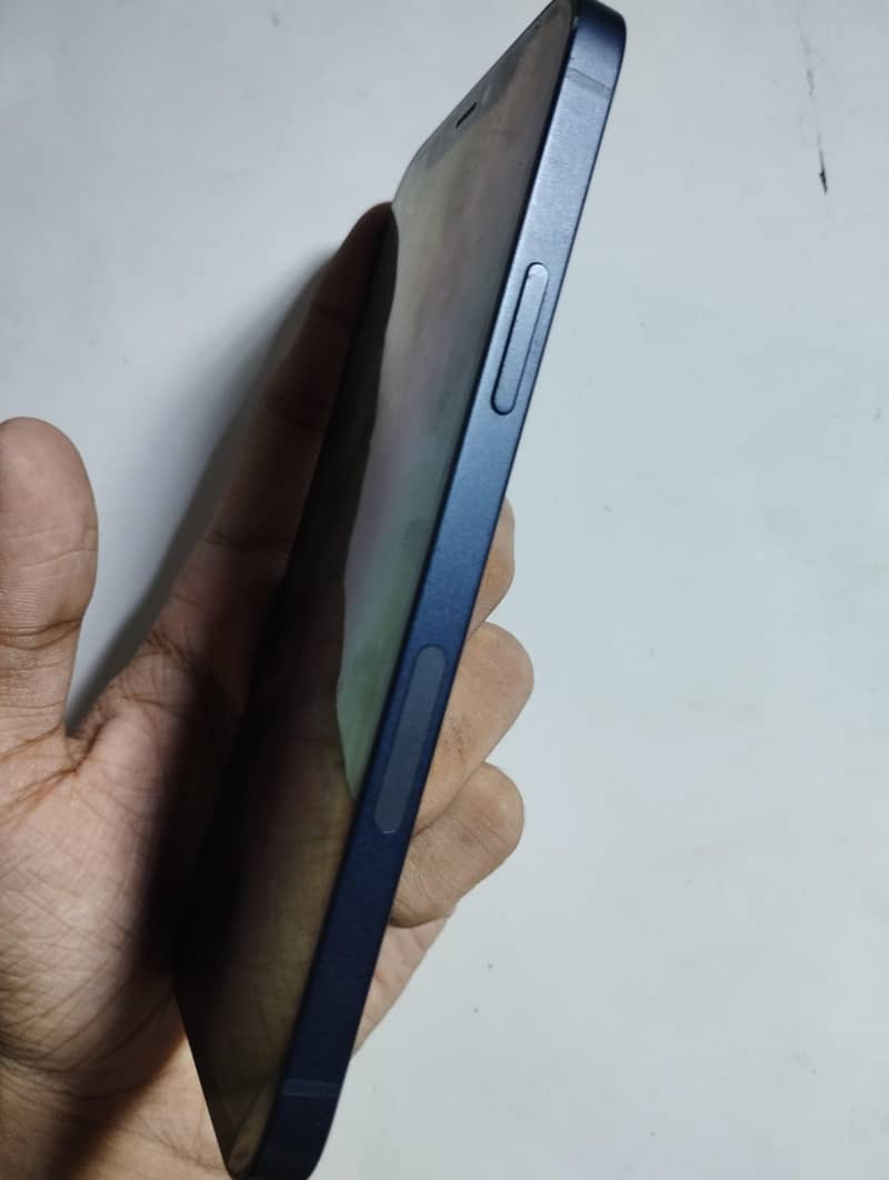Apple iPhone 12 2