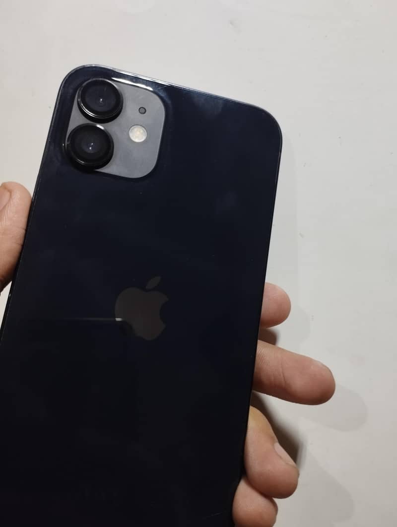 Apple iPhone 12 3