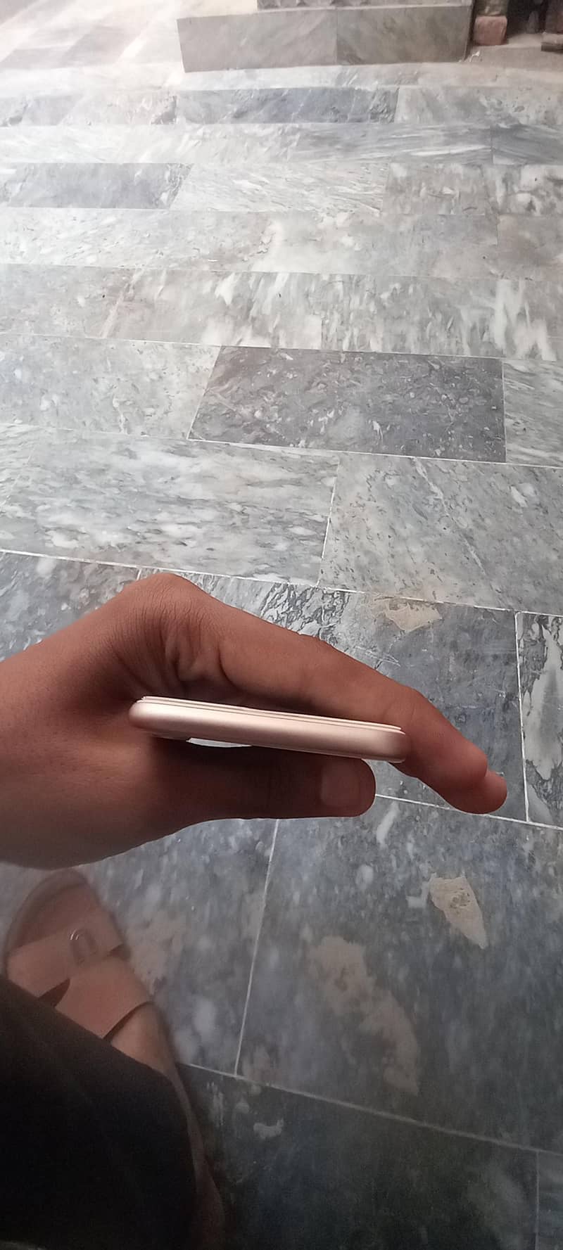 Apple iPhone 8 1