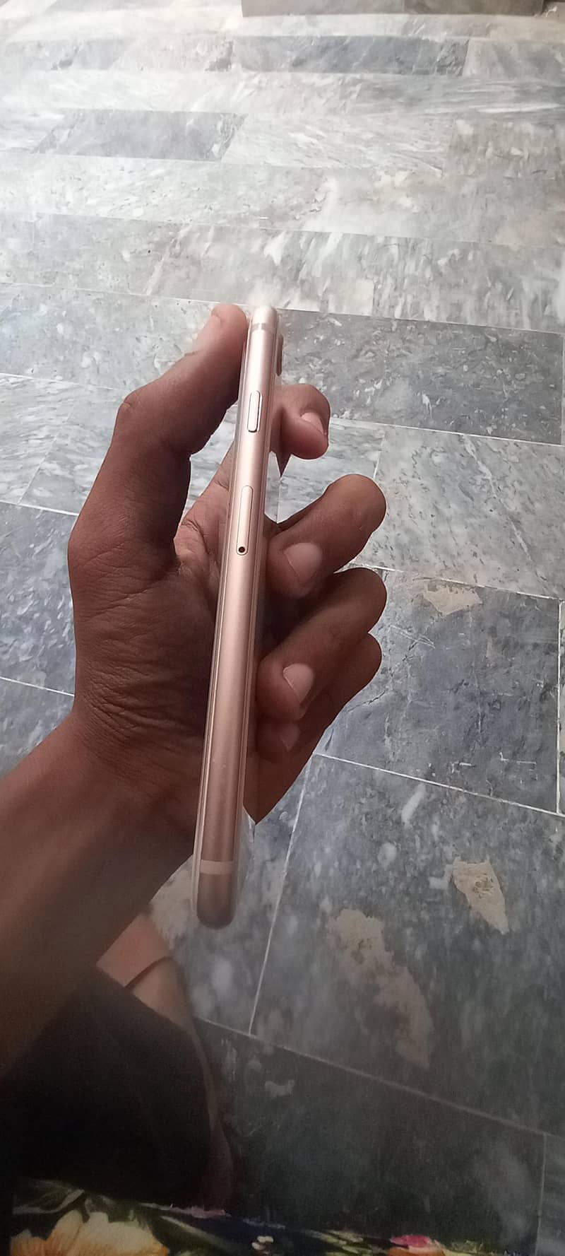Apple iPhone 8 3