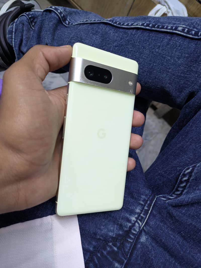 Google Pixel 7 3