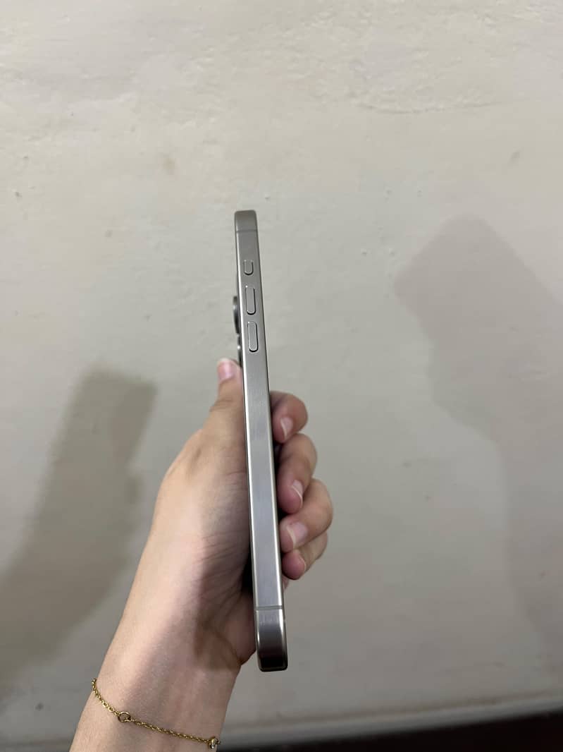 Apple iPhone 15 Pro Max 3