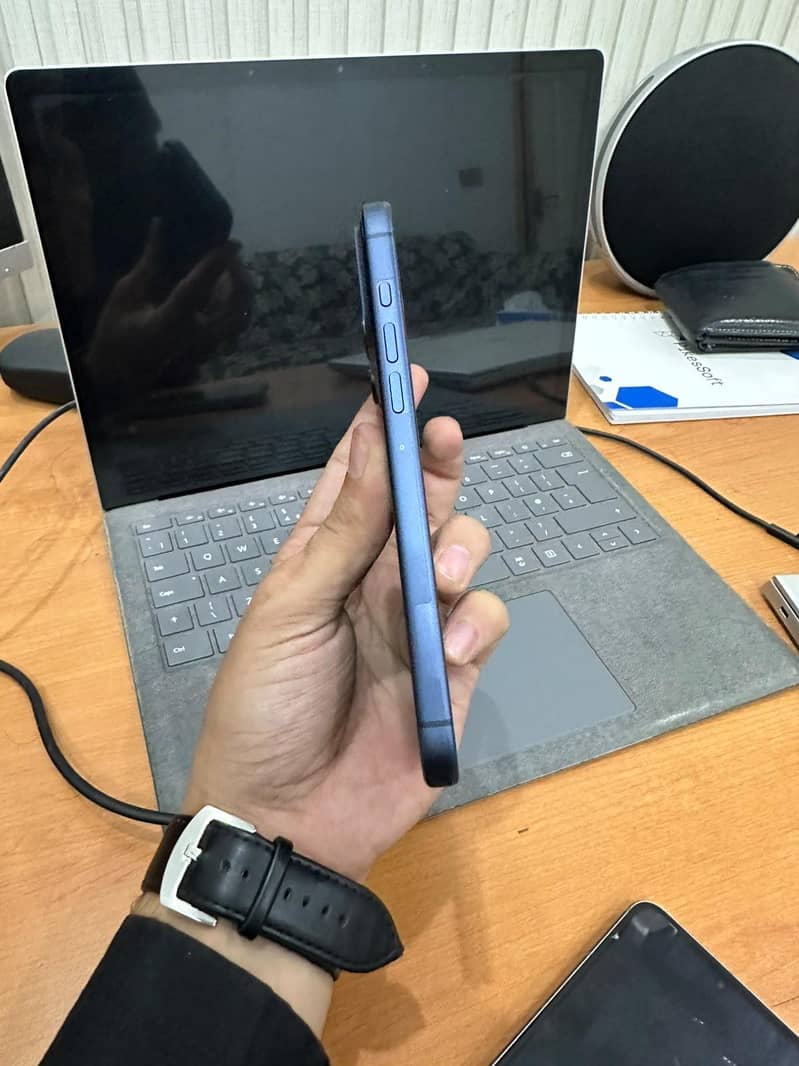 Apple iPhone 17 Pro Max 3