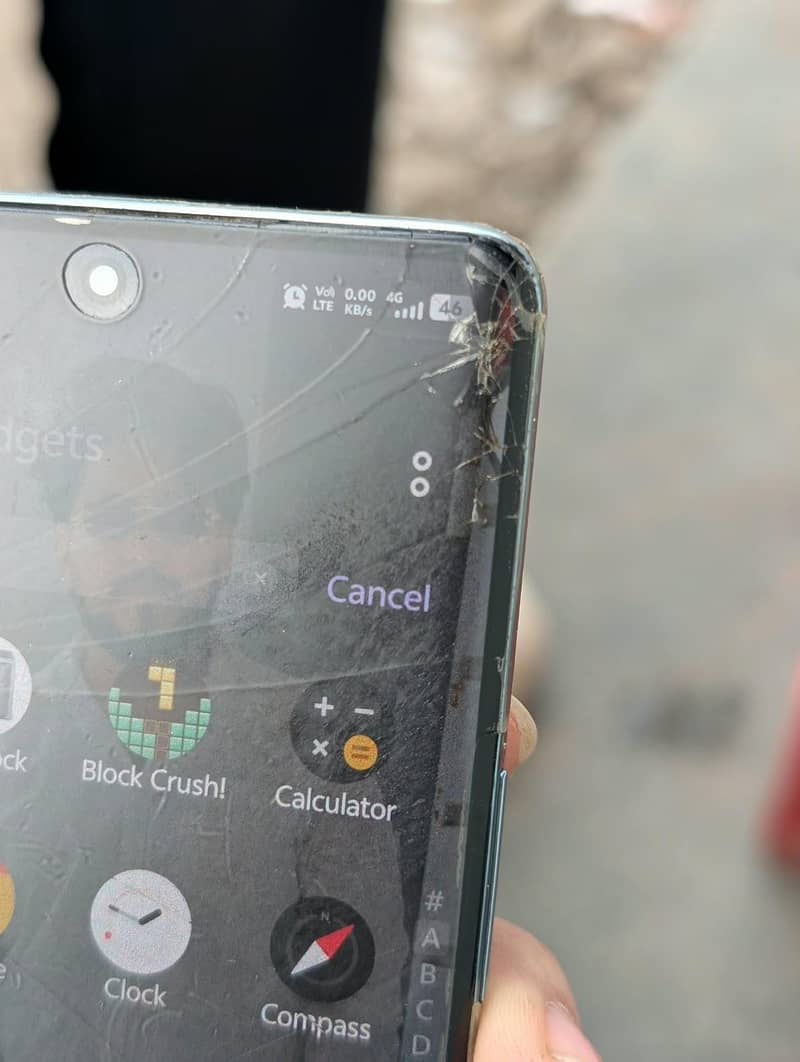 Vivo V30 4