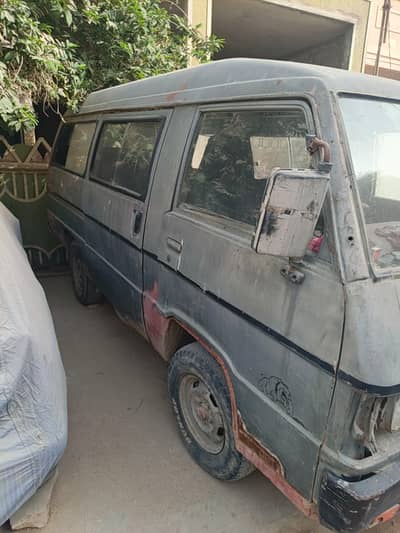 Mitsubishi L300 van excellent running condition