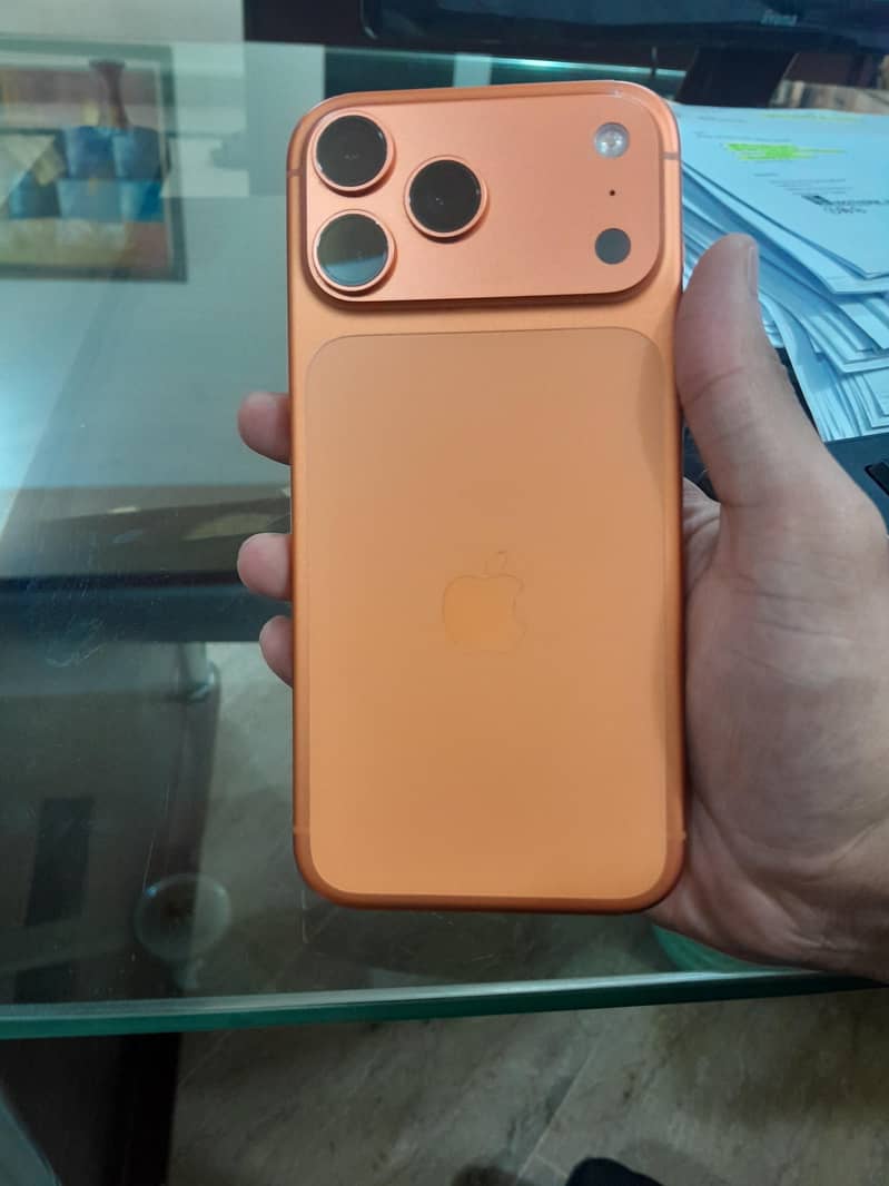 Apple iPhone 17 Pro Max JV 0