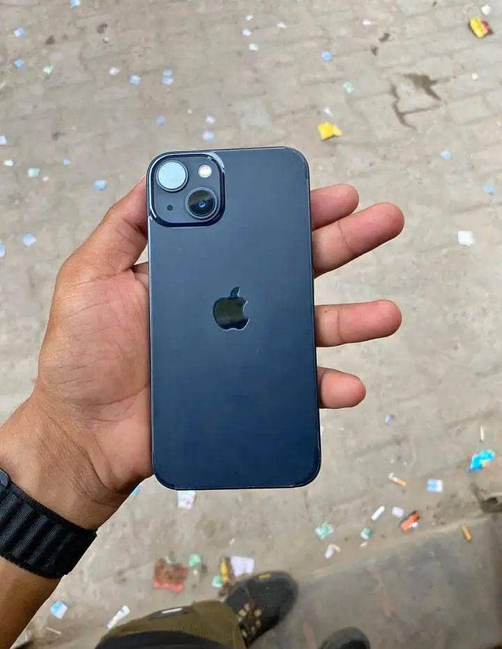 Apple iPhone 13 0