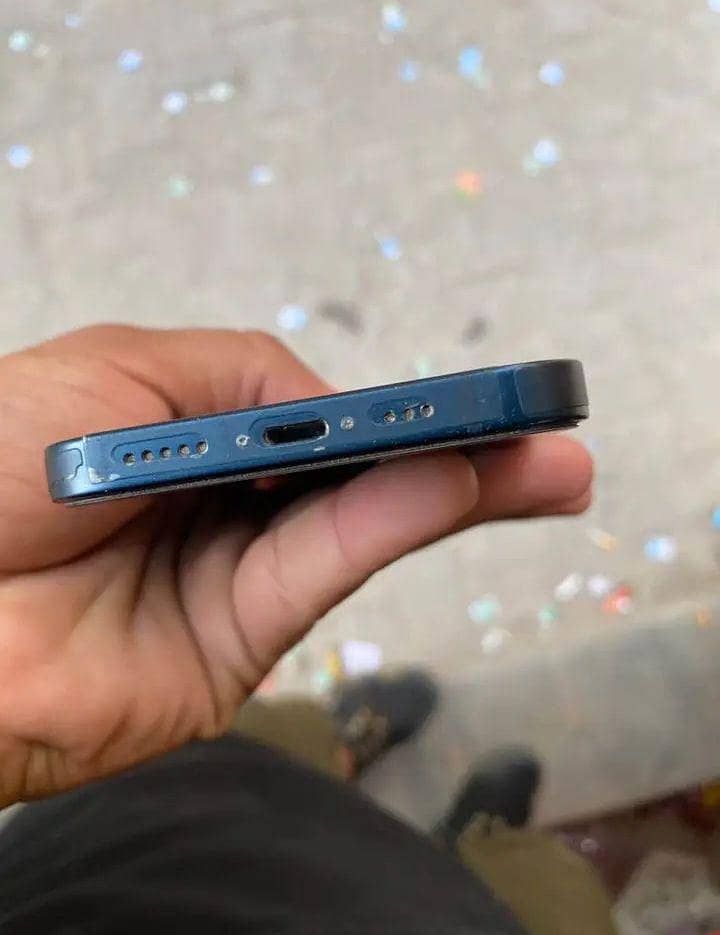 Apple iPhone 13 4