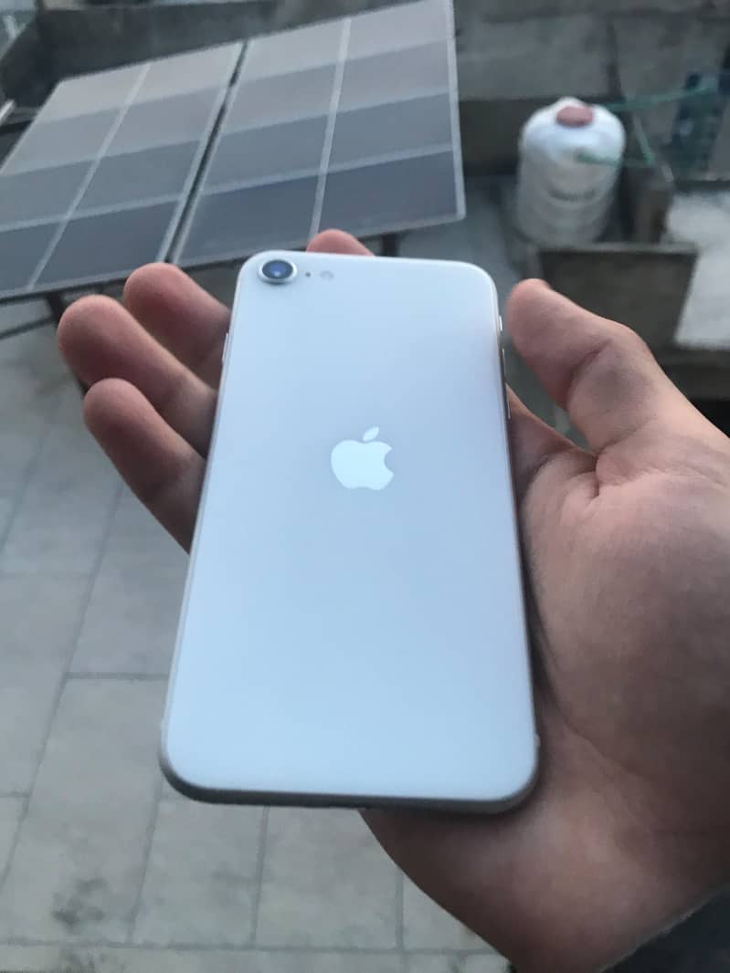 Apple iPhone SE SIM WORKING 0