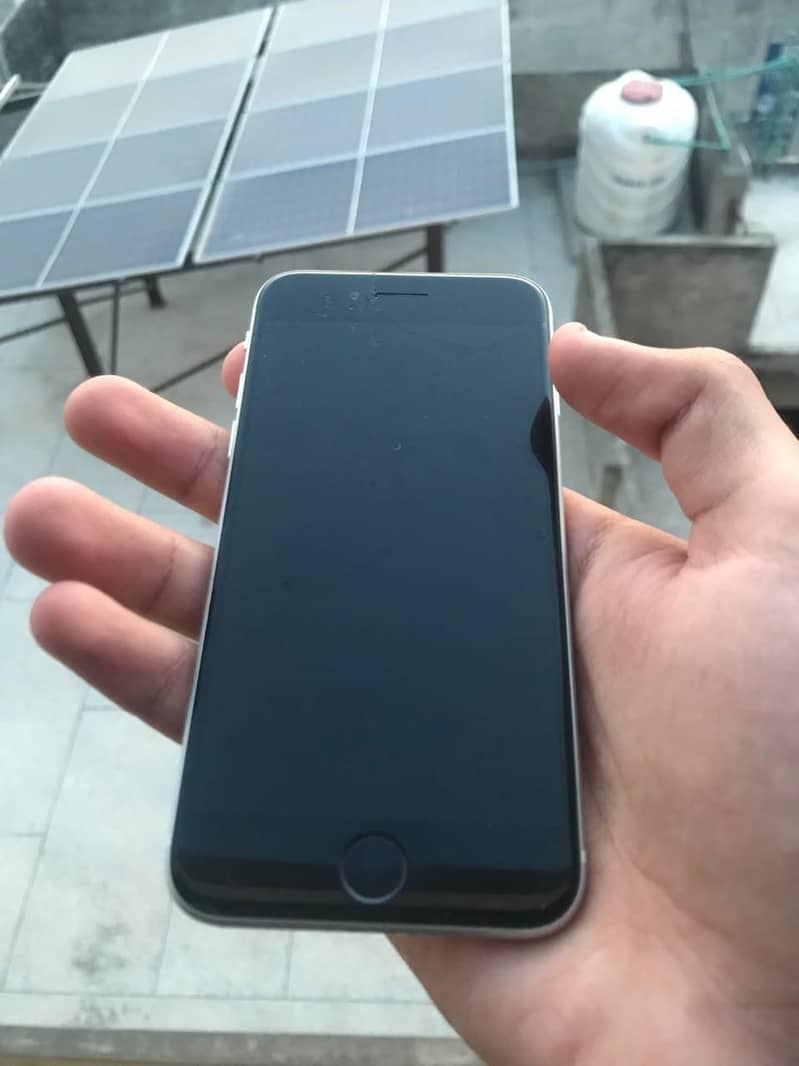 Apple iPhone SE SIM WORKING 1
