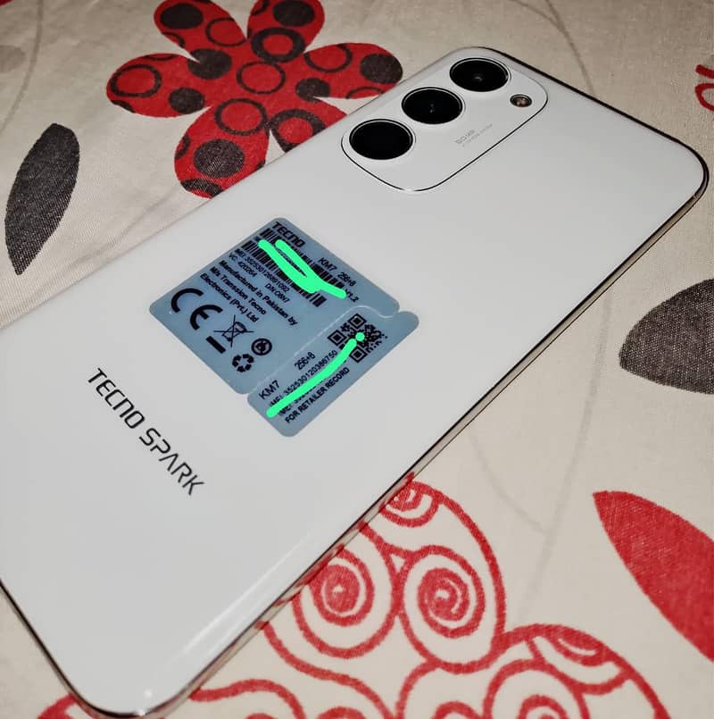 Tecno Spark 40 pro plus 0