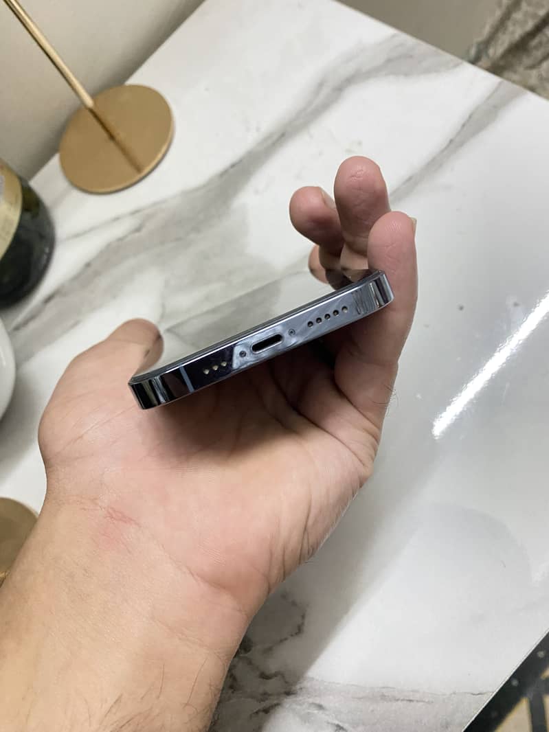 Apple iPhone 13 Pro 2