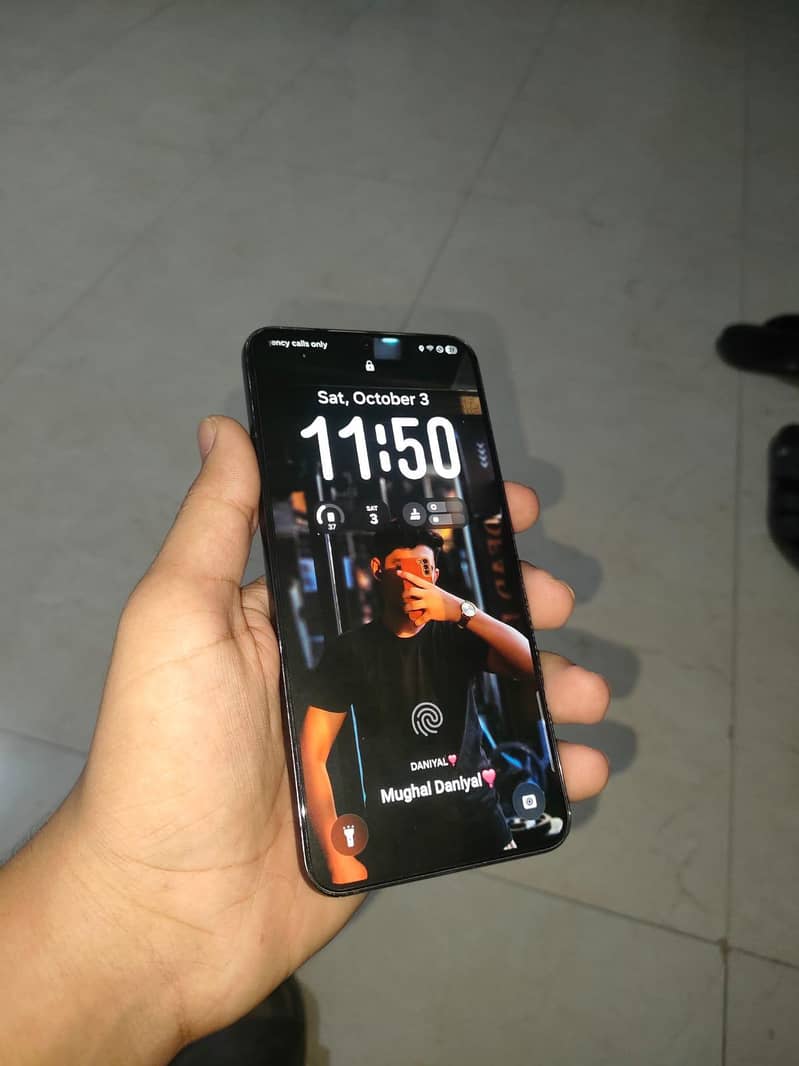 Samsung Mobile S22 Plus 0