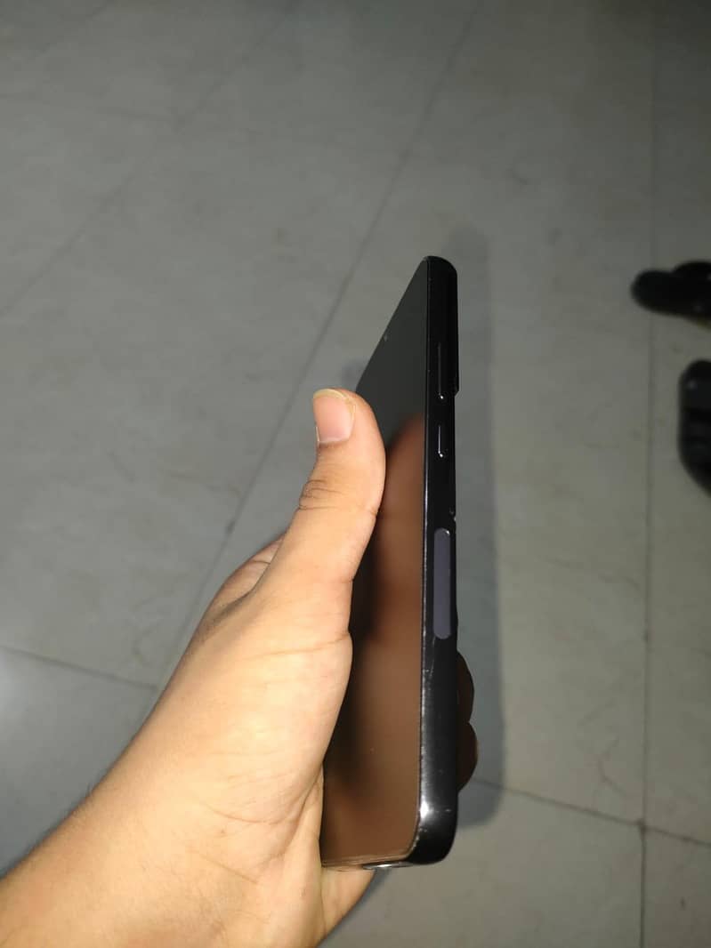 Samsung Mobile S22 Plus 2
