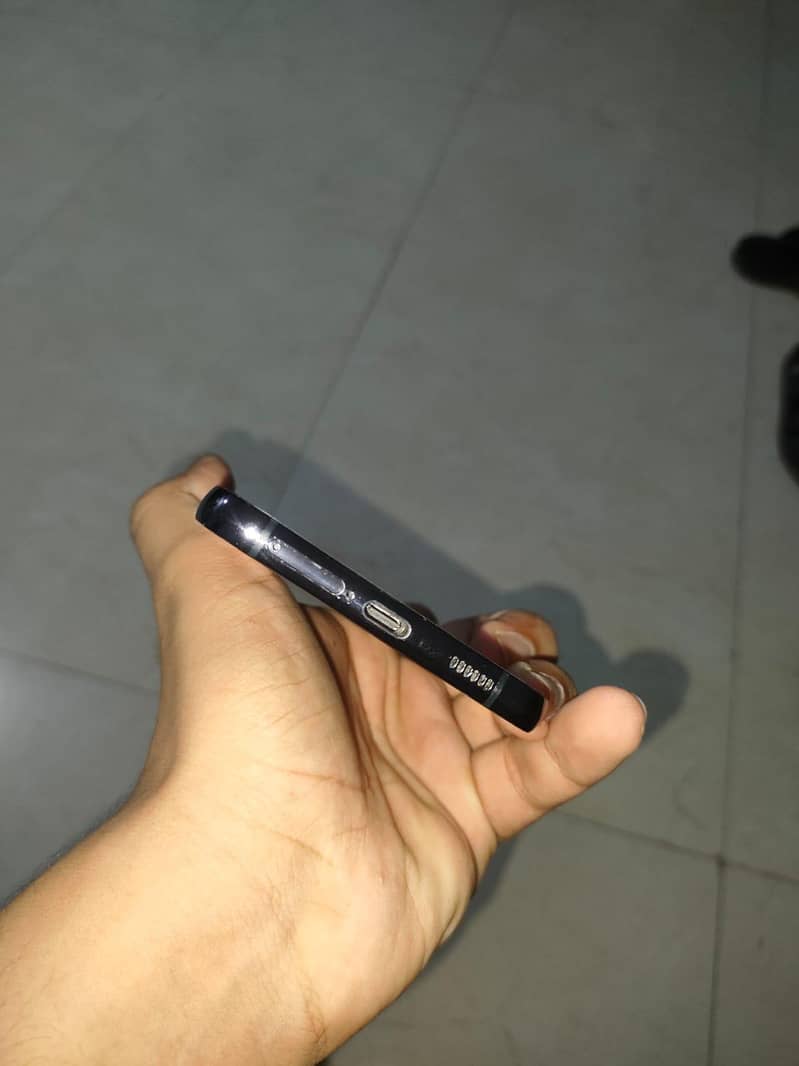 Samsung Mobile S22 Plus 6