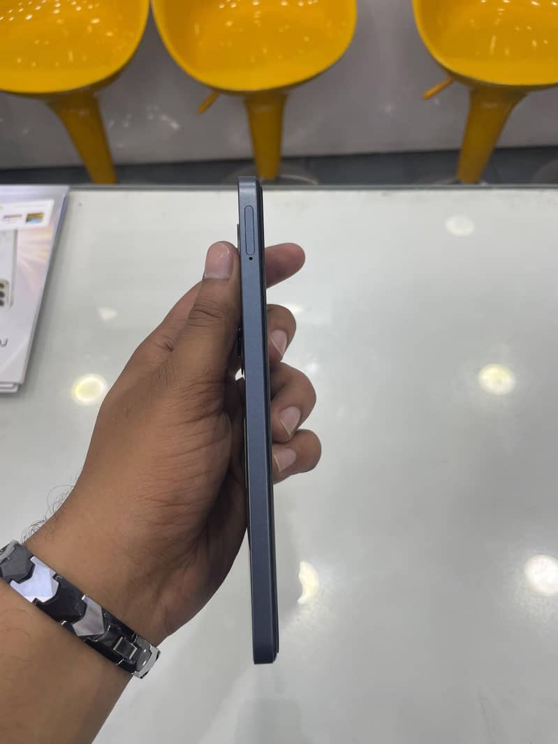 Realme C65 2