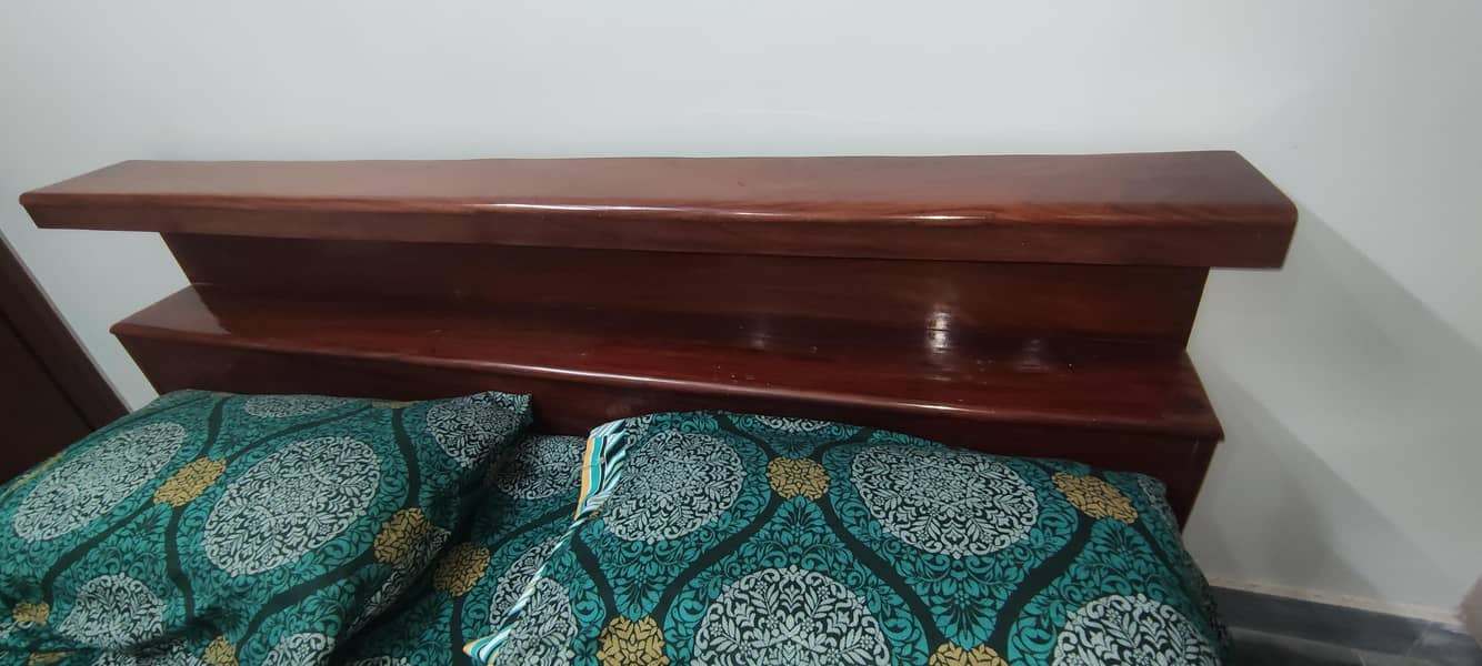 Queen Size Bed 2