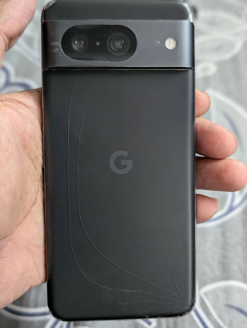 Google Pixel 8 4