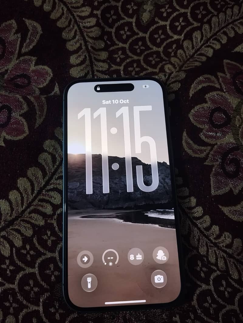 Apple iPhone 16 2