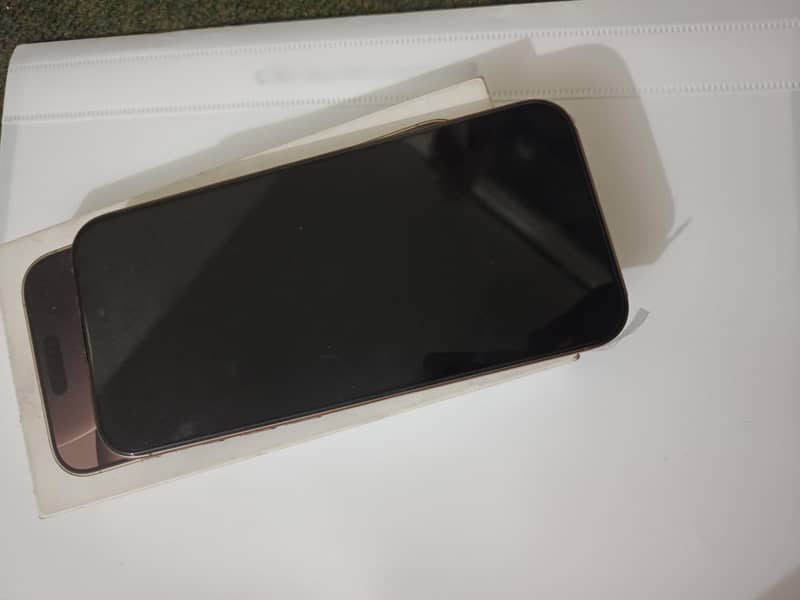 Apple iPhone 16 Pro Max 4