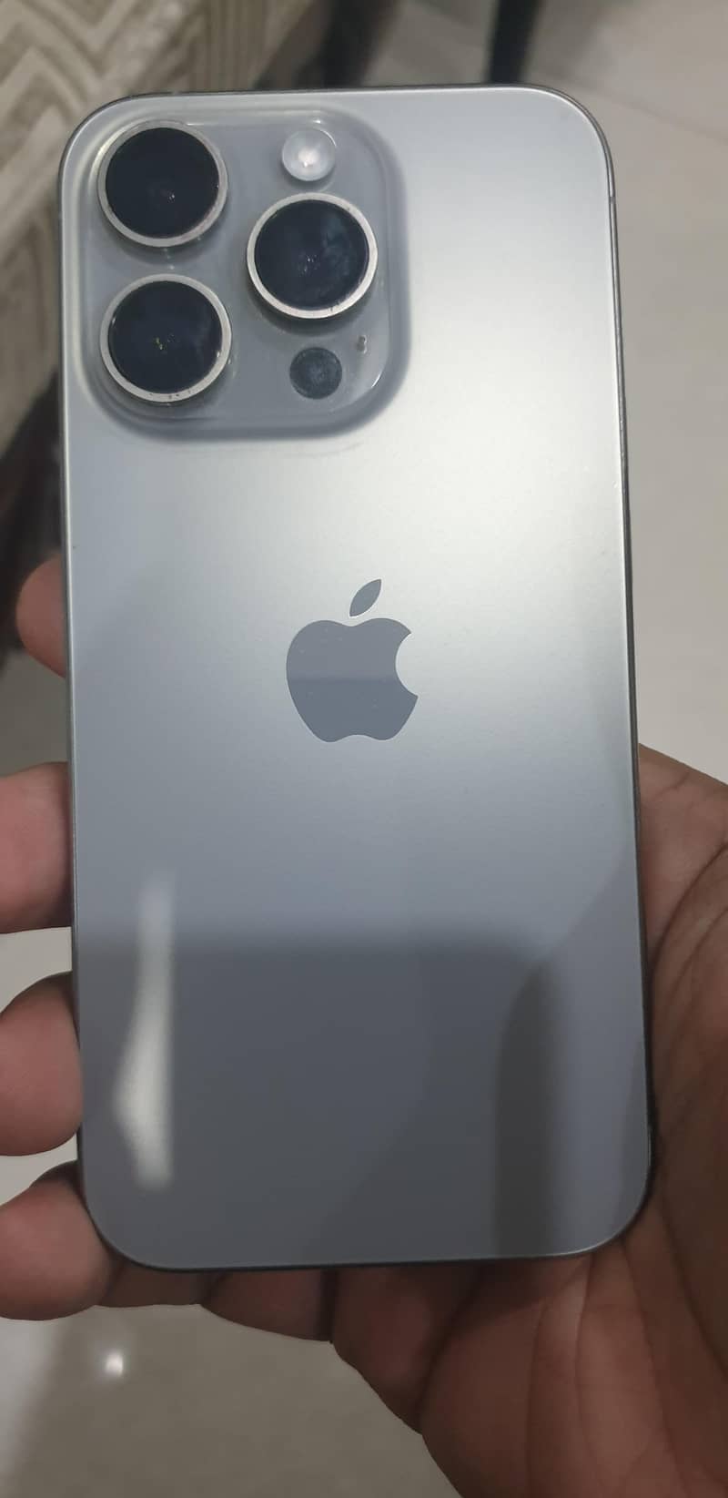 iphone 15 pro titanium zero scratch 1