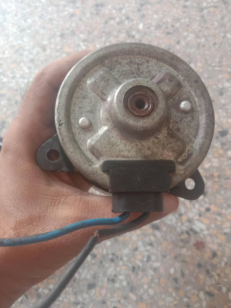 بڑی 12V موٹر — کولر یا پنکھے کے لیے قیمت: 1,000 روپے فی موٹر 5