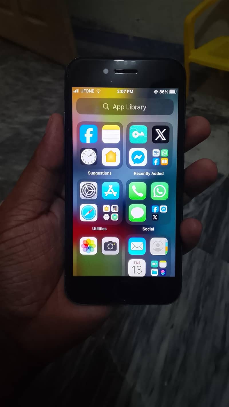 Apple iPhone 7 0